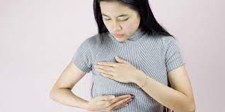Selain pembengkakan pada payudara, perubahan fibrokistik juga mungkin menimbulkan rasa nyeri atau bahkan keluar cairan dari puting. 11 Penyebab Payudara Terasa Sakit Nyeri Dan Kencang