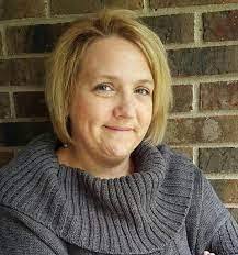 Terri Marchetti's Instagram, Twitter & Facebook