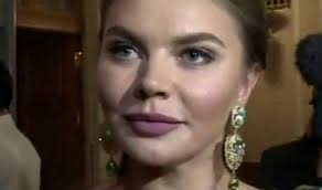 Особенно эту тему любят «освещать» западные сми. Foto Aliny Kabaevoj V Bikini Vskolyhnulo Set 06 01 2021 Zvezdy Shou Biznes Uznaj Vsyo