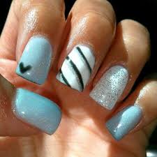 Acrylic Black And White Striped Nails Acrylic Gel Nails Amazing Design Gray Black White With Stripes White With Silver Glitter And A Cute Glitter Gel Nails Blue And Silver Nails Trendy Nails