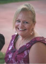 Leslie Gilmore's Instagram, Twitter & Facebook