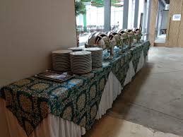 Terdapat juga akuarium dan kolam berisi buaya, pengunjung dapat menguji nyali dengan berenang. Catering Buka Puasa Yang Enak Dan Murah Dpawon Catering