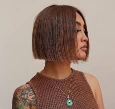 Scopri come abbinarlo e acconciarlo! Collide Scuola Di Specializzazione Sophie Caschetto Liscio Corto Puntuale Sterile Costante