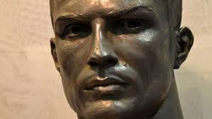 The new statue, created by artist josé antonio navarro arteaga, depicts ronaldo with a closed mouth, angular features and a confident expression. Cristiano Ronaldo Gets New More Flattering Bust At Real Madrid Museum