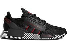 Novas sobreposições dão a eles uma vibe cyberpunk. Adidas Nmd R1 V2 Dazzle Camo Black Fy2104