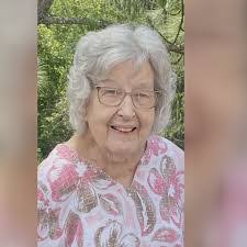 Emma Burdette's Instagram, Twitter & Facebook