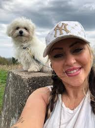 Treats in a bag = private dining for Harley.