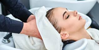 موقع خبرني الماء الساخن أم البارد لغسل الشعر أيهما أفضل