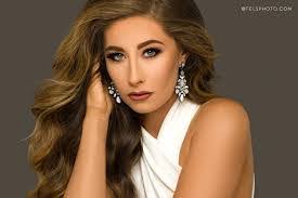 Avery Nicole's Instagram, Twitter & Facebook