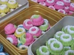 Kelapa parut secukupnya (kukus dan beri garam sedikit saja). Resep Kue Putri Ayu Pelangi Enak Dan Empuk