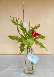 Put your landscaping skills on display with mulch and flower varieties perfect for any region. Demers Flowers Online Florist