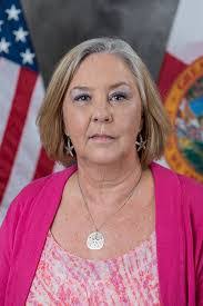 Jill Akers's Instagram, Twitter & Facebook