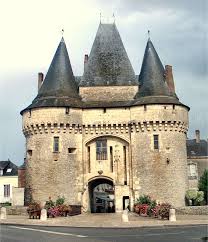 La Porte Saint Julien De La Ferte Bernard Les Regions De France Chateau France Pays De La Loire