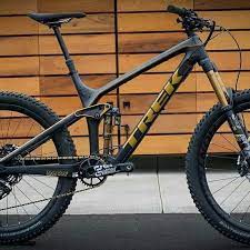 Mountain Biking Mtb Downhill And Slopestyle Bikes Mountain Bike Setups And Tricks Bicicletas Trek Bicicletas Deportivas Bicicletas Mountain Bike