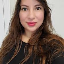 Amanda Handy's Instagram, Twitter & Facebook