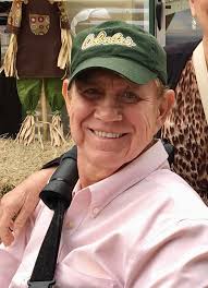 Can someone edit the background of this photo?