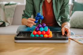 Anyone can find a challenging game to play with this that can push their brain to new limits. Smartgames Sg455xl Iq Puzzler Pro Xxl Amazon Sg Toys