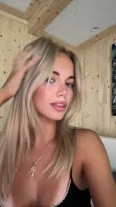 Rosalie Dionne's Instagram, Twitter & Facebook