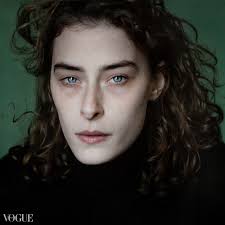 Lily Oakes's Instagram, Twitter & Facebook