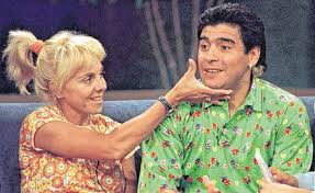 Asi Reacciono Claudia Villafane Al Llegar Junto A Dalma Y Gianinna A La Casa De Diego Maradona En Nordelta Radio Mitre
