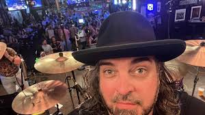 Sean Leak's Instagram, Twitter & Facebook