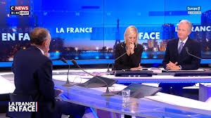 Nous sommes le pays le plus imposé du monde. Nous sommes à 46% de  prélèvements obligatoire., Il faut une politique de baisse massive des  taxes et des normes, tout en taillant dans les dépenses., ...
