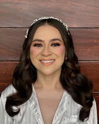 Flor Lopez's Instagram, Twitter & Facebook