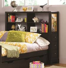 Réaliser une tête de lit en papier peint avec emmanuelle rivassoux. Tete De Lit Avec Rangement En 30 Idees Trendy Pour La Chambre A Coucher