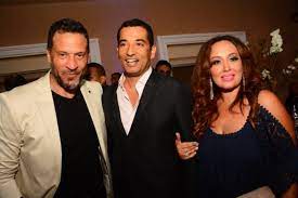 صور لـ عمرو سعد مع أبنائه وزوجته 10/28 07:04 أعلنت شيماء فوزى زوجة الفنان عمرو سعد طلاقها منه بعد زواج دام 11 عامًا، حيث قالت عبر حسابها الرسمي على موقع إنستجرام: Ø²ÙˆØ¬Ø© Ø¹Ù…Ø±Ùˆ Ø³Ø¹Ø¯ ØªØ¹Ù„Ù† Ø·Ù„Ø§Ù‚Ù‡Ø§ Ù…Ù†Ù‡ Ø±Ø³Ù…ÙŠ Ø§ ØªØ­Ø±Ø±Øª Ù…Ù† Ø§Ù„Ù‚ÙŠÙˆØ¯ Ù…Ø¬Ù„Ø© Ù‡ÙŠ