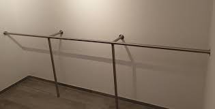 Edelstahl Garderobensystem Nach Kundenwunsch Absolut Stabil Mit Viel Platz Fur Ihre Kleidungsstucke Sie Sc Garderobe Stange Garderobenstange Garderobensystem