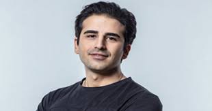 Çok güzel hareketler bunlar 2 de yılmaz erdoğan tarafından özel olarak alınmıştır kadroya. Cghb Ozan Yigit Kimdir Kac Yasinda Cok Guzel Hareketler Bunlar 2 Oyunculari