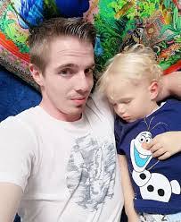 Travis Dane's Instagram, Twitter & Facebook