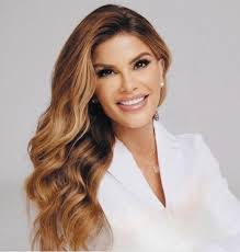 Carly Horvath's Instagram, Twitter & Facebook