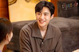 On april 2, tvn confirmed with various media outlets that actress shin min ah and actor kim seon ho have been cast as the leads of an upcoming romantic comedy series! Start Up Actor Kim Seon Ho S Cute Habit Captured By Cosmopolitan Korea Has Everyone Joining Team Han Ji Pyeong Kpoplover