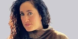 Courtney Hildreth's Instagram, Twitter & Facebook