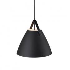 Livraison rapide, economies garanties et stock permanent ! Suspension Abat Jour Cuir Et Metal Strap D36 Cm Noir Achetez En Ligne