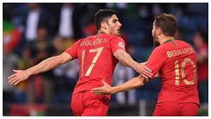 A bola sai forte mas ao lado do poste direito da baliza de joel. Goncalo Guedes And Bernardo Silva From Paying To Play For Benfica To Winning A Trophy With Portugal Marca In English