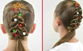 Une entrée à fois chic et simple à réaliser. Coiffure De Noel La Tresse Sapin Magicmaman Com