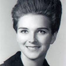 Elle Morrison's Instagram, Twitter & Facebook