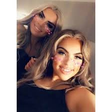 Emily Barry (@emily_mrb)