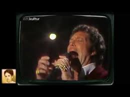 It topped the charts in both ireland and germany, and spent three weeks at the top spot in australia. Tom Jones Help Yourself 1983 Na Sowas Youtube