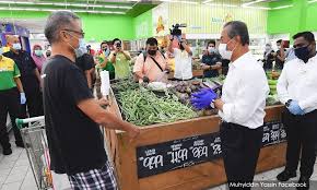 Sistem riba ini telah memberi kesan yang buruk terhadap kehidupan sesorang individu. Malaysiakini Pastikan Rakyat Ada Wang Mencukupi Beli Makanan