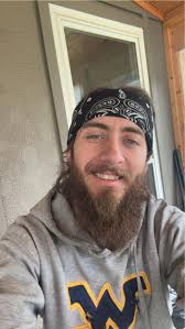 Hello everyone! I am a beginner busker (playing the fortepiano and  singing), maybe you have some tips for me that I need to pay attention to?  Other than that, can you help