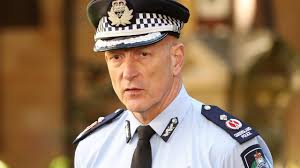 You need to list down the description of the articles and their value next to it and add them up for all of the articles that are brought to us and will stay in us. Queensland Police Fine Suspicious Acting Woman Over Border Lie