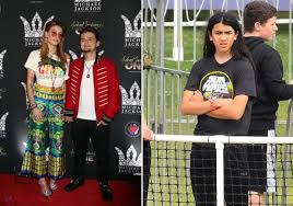 Prince, paris şi blanket au rămas fără tatăl lor, regretatul michael jackson, în 2009, când acesta a. Copiii Lui Michael Jackson PoartÄ Bijuterii Cu RÄmÄÈiÈele TatÄlui Lor