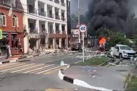 В центре геленджика прогремел мощный взрыв в частной гостинице азария 13.07.2021, sputnik таджикистан. Aksef9mtyqcxnm