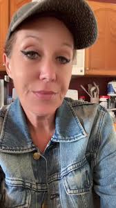 Lisa Stradner Yvonne