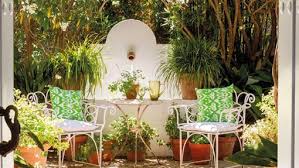 Utiliza fuentes para terrazas cuando desees crear un ambiente al aire libre que sea tan acogedor como tu espacio interior. Terrazas Con Fuentes Fuentes De Pared Para Patios Pequenos Ideas Para Montar En Tu Terraza Muebles House Hiedra Fuentes Y Manteles Blancos