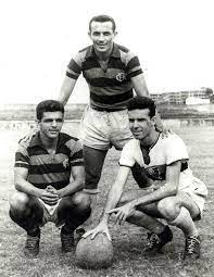 Em 1958, ele começou a sua carreira na seleção brasileira e. Zagallo Que Fim Levou Terceiro Tempo