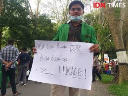 Deretan Meme Kocak Saat Fans Naruto Ikut Demo Omnibus Law
